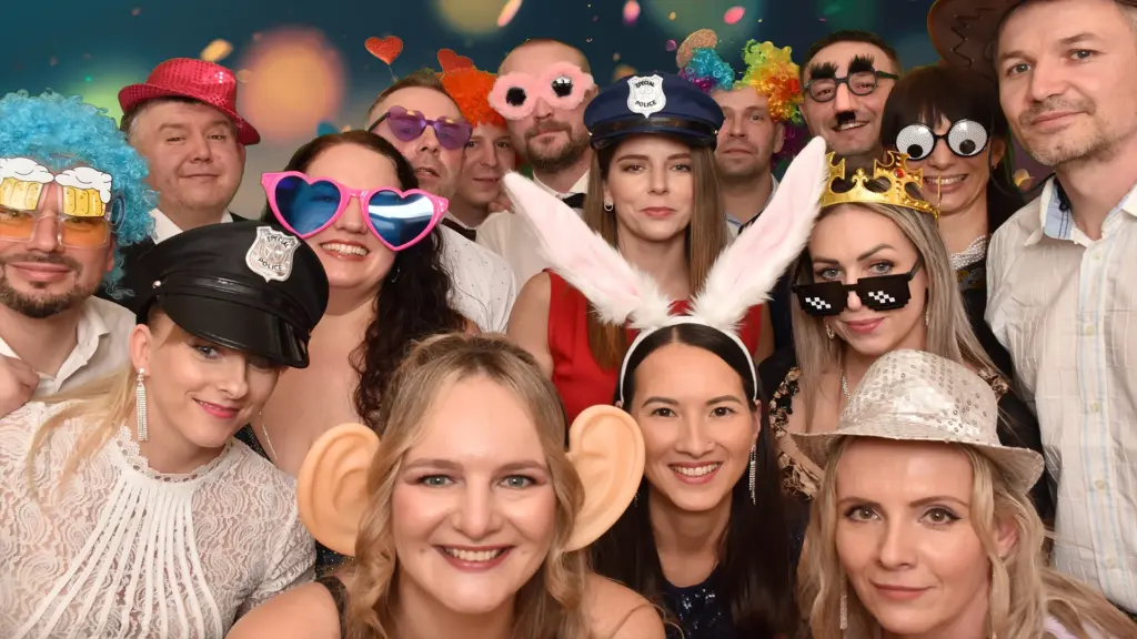 Super zábava s fotobúdkou - fotecka-eu Super zábava s fotobúdkou - fotecka-eu